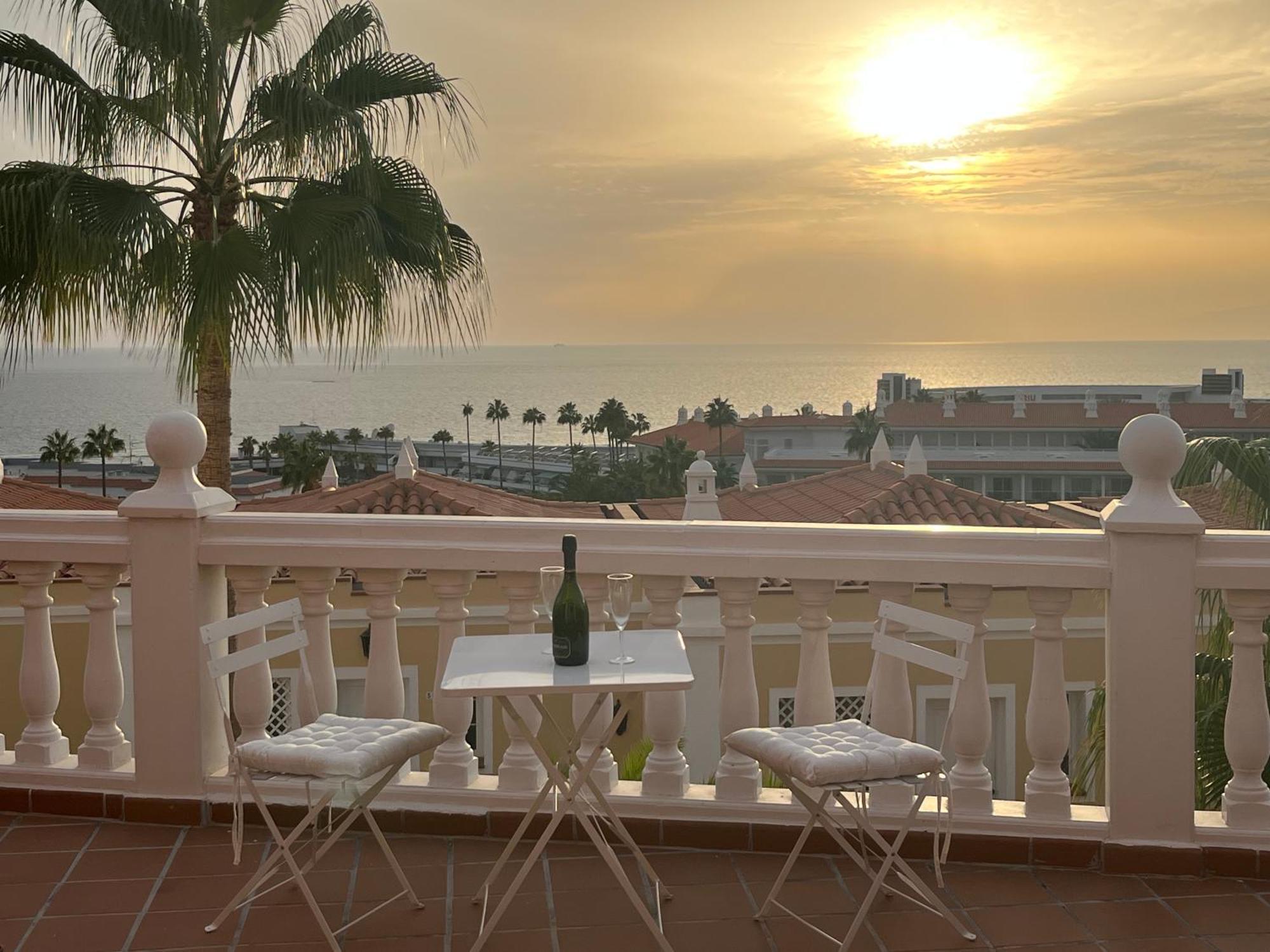 Playa Del Duque-Amazing Views 2 Bedroom Costa Adeje  Kültér fotó