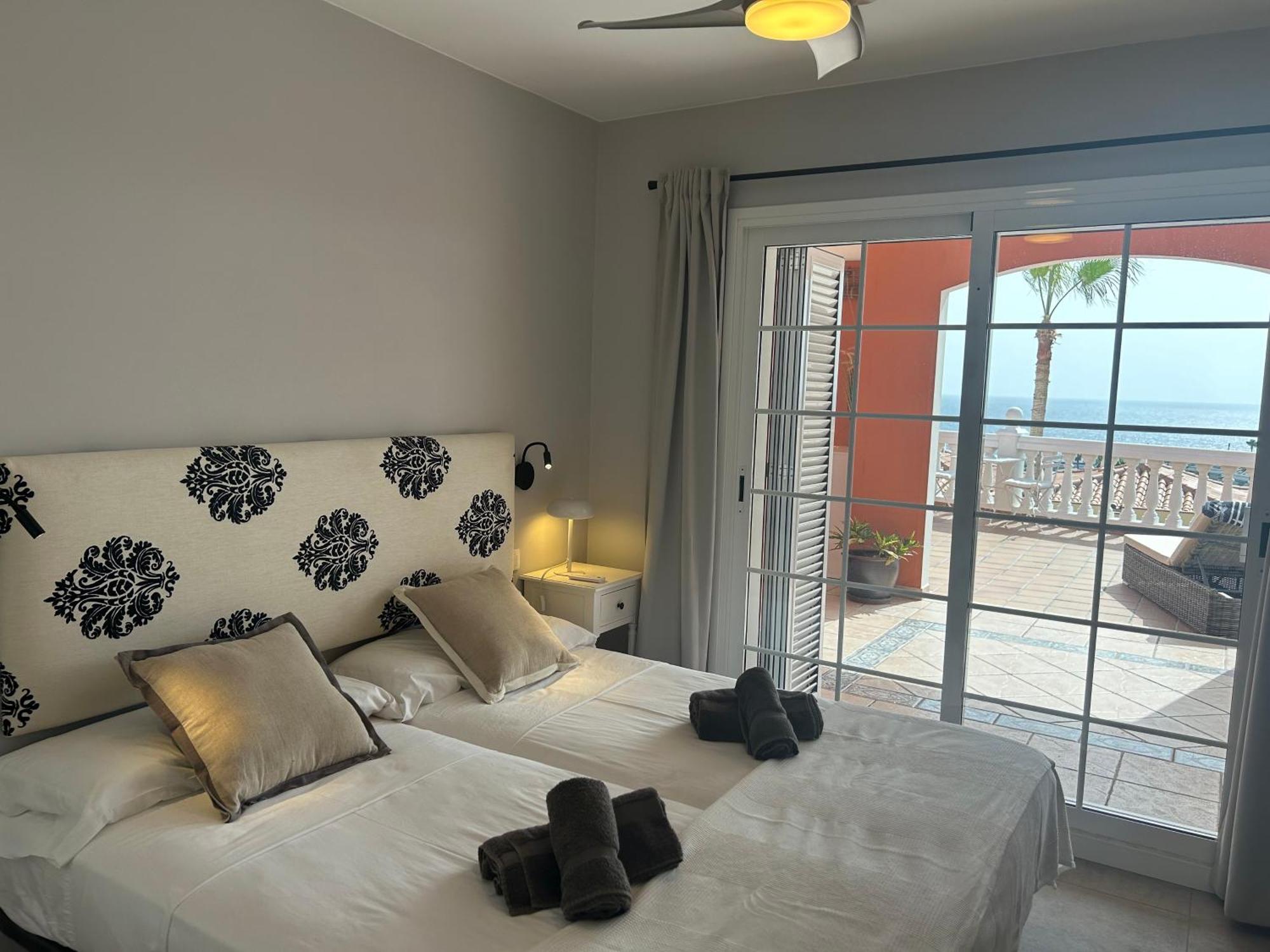 Playa Del Duque-Amazing Views 2 Bedroom Costa Adeje  Kültér fotó